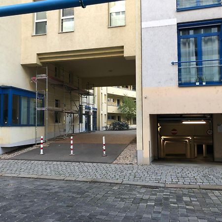 Sonnige Wohnung Im Zentrum Mit Terrasse U Tiefgarage - Netflix & Prime Lipsk Zewnętrze zdjęcie